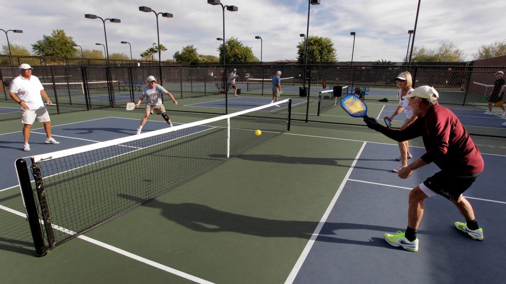 pickleball-injuries-cost-americans-nearly-$400-million-this-year—and-seniors-are-hit-the-hardest