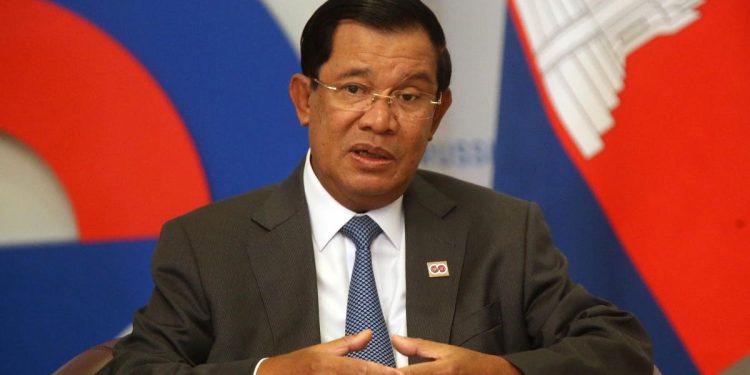 oversight-board-wants-to-ban-cambodia's-prime-minister-from-facebook-and-instagram
