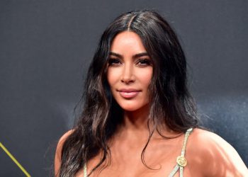 kim-kardashian-says-she-started-skims-in-her-bathtub-–-cnbc