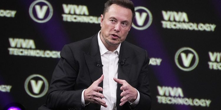 twitter-suffers-outages-after-elon-musk-imposes-'temporary-emergency'-limits-on-reading-tweets
