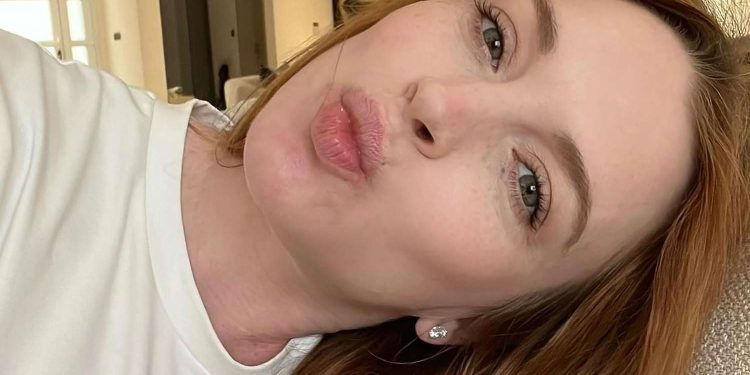 pregnant-lindsay-lohan-celebrates-37th-birthday-with-instagram-selfie-–-people