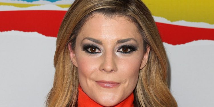 youtube-star-grace-helbig-says-she's-been-diagnosed-with-breast-cancer-–-huffpost