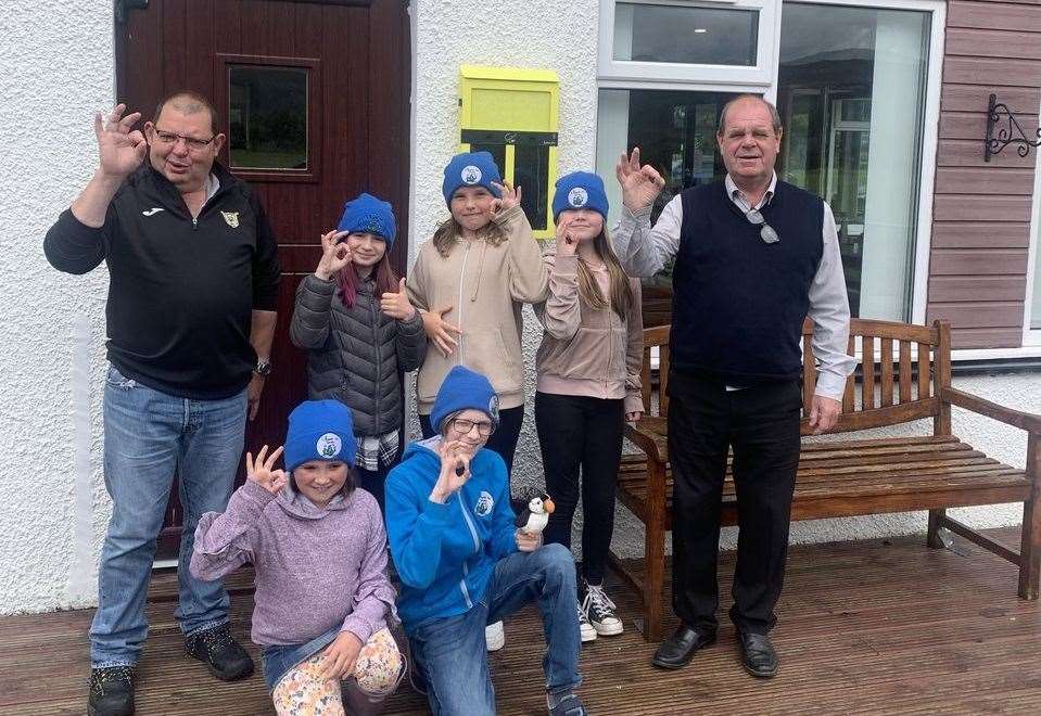 ullapool-sea-savers-install-cigarette-'ballot-bin'-at-local-restaurant-to-combat-pollution-in-the-sea