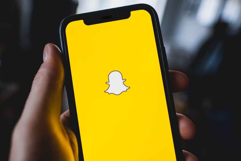 teacher-contacted-six-former-pupils-aged-13-14-on-snapchat,-described-one-as-a-'little-ride-…