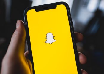 teacher-contacted-six-former-pupils-aged-13-14-on-snapchat,-described-one-as-a-'little-ride-…