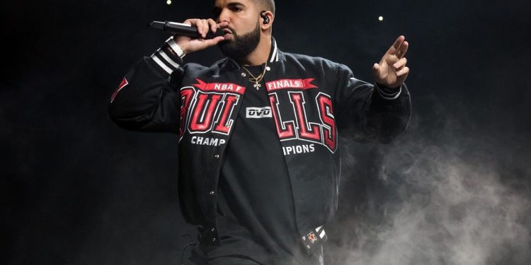 drake-has-strong-feelings-about-malort-in-instagram-post-during-chicago-tour-stop