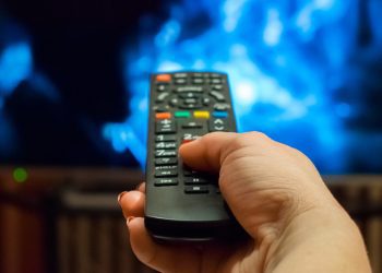 directv-stream-vs.-youtube-tv-–-pricing,-channels,-features,-&-more