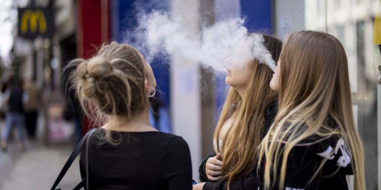 teenagers-rushed-to-hospital-with-seizures-after-buying-vapes-on-snapchat-–-birmingham-live