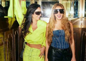 watch:-shakira-and-her-friend-sing-'copa-vacia'-using-a-snapchat-filter-before-her-visit-to-…