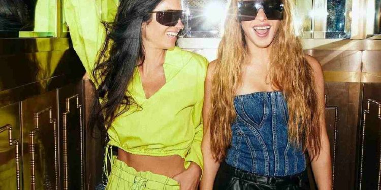 watch:-shakira-and-her-friend-sing-'copa-vacia'-using-a-snapchat-filter-before-her-visit-to-…