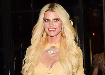 jessica-simpson's-43rd-birthday-'makeup-free'-instagram-post-causes-war-with-makeup-truthers