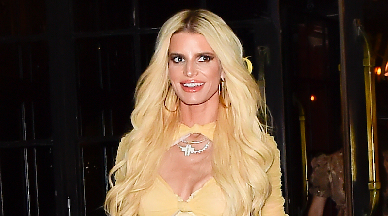 jessica-simpson's-43rd-birthday-'makeup-free'-instagram-post-causes-war-with-makeup-truthers