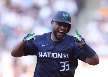 elias-diaz's-game-winning-hr-shocks-twitter-as-nl-rallies-past-al-in-2023-mlb-asg