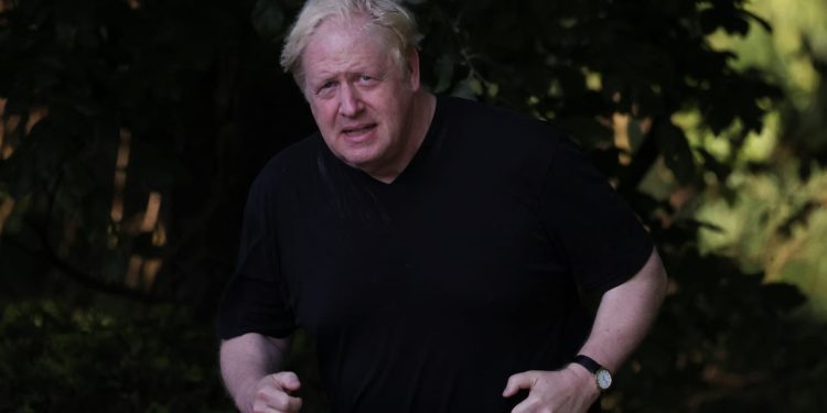 boris-johnson-can't-give-whatsapp-messages-to-covid-inquiry-because-he's-forgotten-…