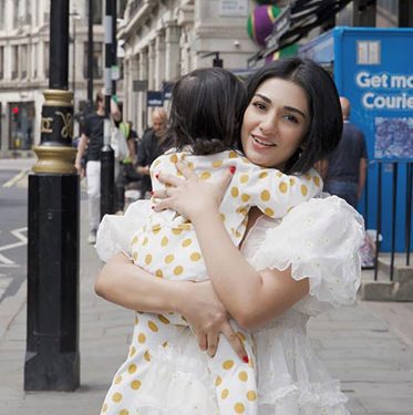sarah-khan's-england-trip-pictures-go-viral-–-daily-times
