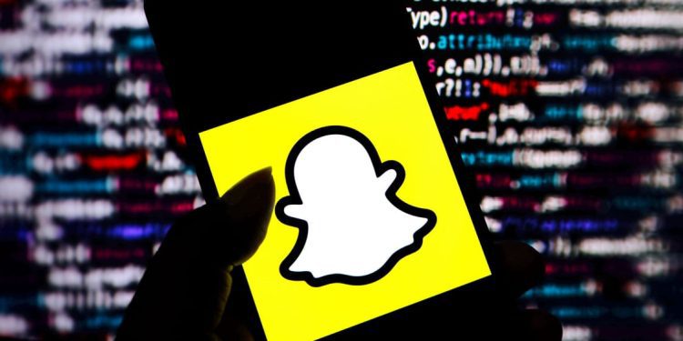 how-to-chat-with-snapchat's-ai-chatbot-|-pcmag