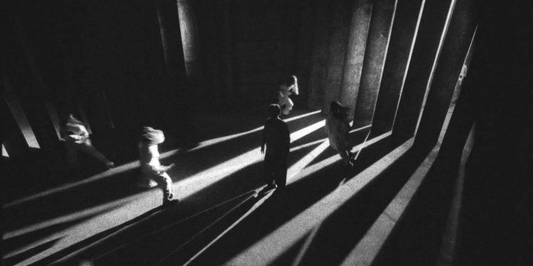 watch:-stunning-experimental-dance-short-film-'inside-the-blind-iris'-–-firstshowing.net