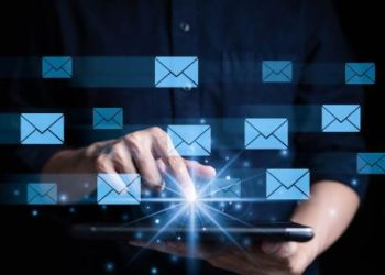 the-power-of-your-email-signature:-boosting-linkedin-followers-and-engagement-made-easy