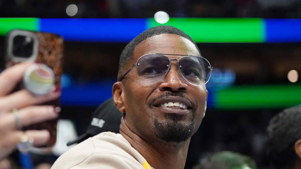 entertainer-jamie-foxx-tells-fans-in-an-instagram-message-that-he-is-recovering-from-an-illness
