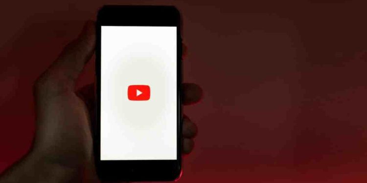 pakistani-youtuber-hira-faisal-video-goes-viral-on-twitter,-instagram,-snapchat-and-reddit