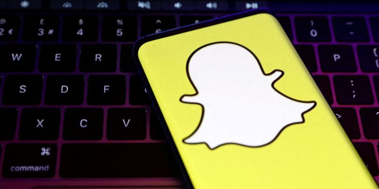 snap's-boss-destroys-$43-bln-in-a-snap-–-reuters