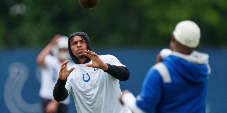 could-the-colts-really-trade-rb-jonathan-taylor-following-jim-irsay-twitter-beef?