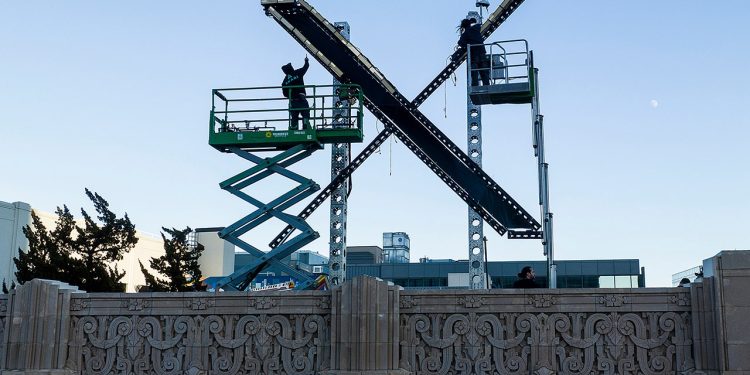 'x'-logo-installed-on-twitter-building-prompts-permit-complaint-from-san-francisco