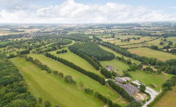 beautiful-four-bedroom-bungalow-for-sale-that-comes-with-an-18-hole-golf-course-and-clubhouse