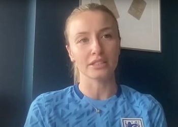 leah-williamson-leaves-lionesses'-whatsapp-chat-and-reveals-reason-to-roman-kemp
