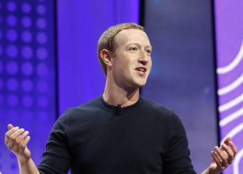 is-mark-zuckerberg-copying-snapchat-again?-–-fortune