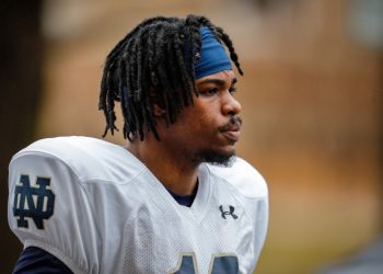 notre-dame's-193-pound-nickel-thomas-harper-brings-“twitch-and-violence”