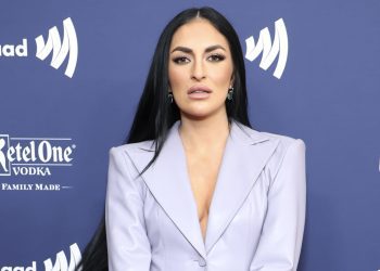 wwe-rumors:-sonya-deville-has-torn-acl,-tag-team-champion-will-have-surgery-on-injury