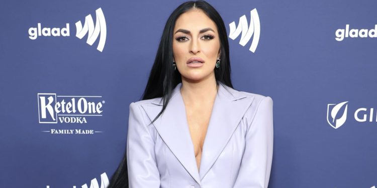 wwe-rumors:-sonya-deville-has-torn-acl,-tag-team-champion-will-have-surgery-on-injury