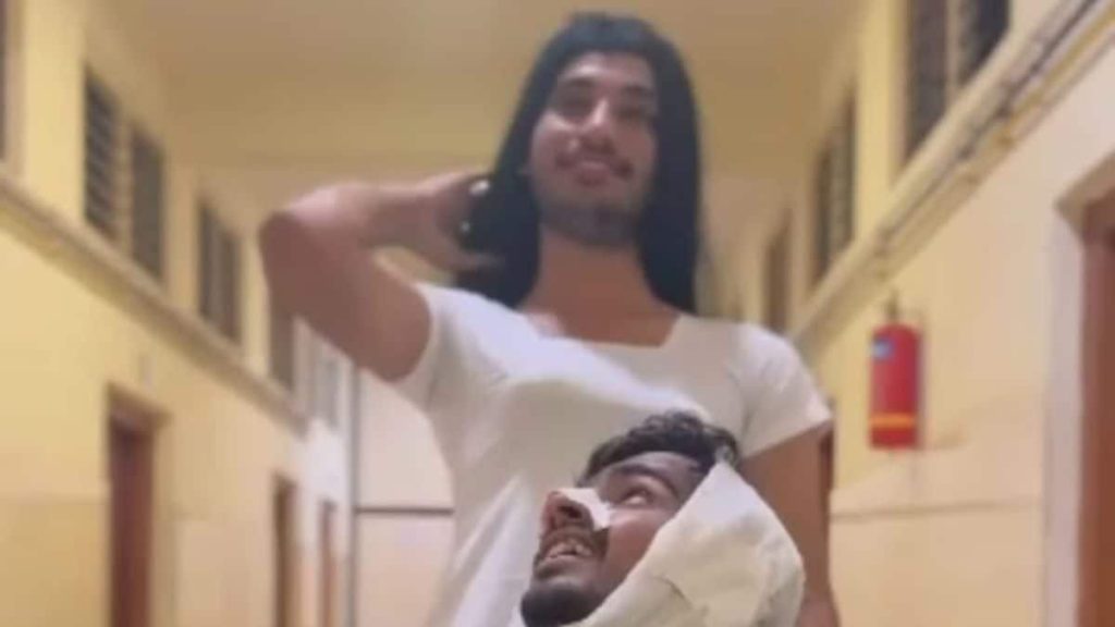 karnataka:-11-mbbs-students-of-kims-land-in-soup-over-'demeaning'-instagram-reel-on-nurses