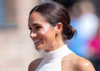 meghan-markle's-transitional-top-is-a-genius-outfit-elevating-staple-you'll-wear-for-the-…