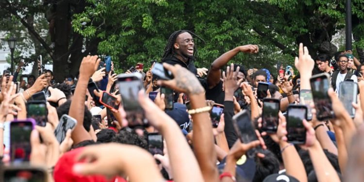 the-dubious-power-of-celebrity-influencers-–-the-week