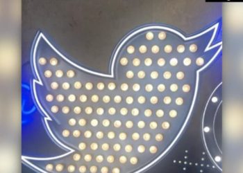 x-to-auction-off-old-twitter-items