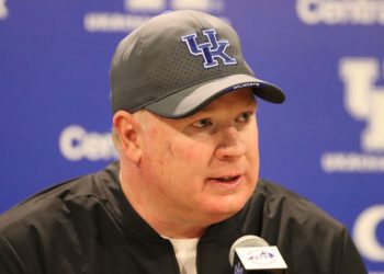 mark-stoops-recaps-wildcats'-first-major-football-scrimmage-–-a-sea-of-blue