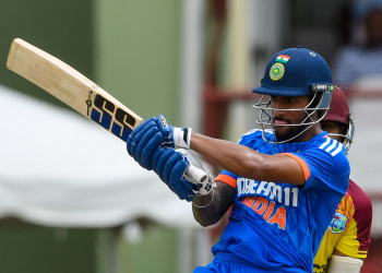 wi-vs-ind-|-twitter-reacts-as-roston-chase's-athleticism-sends-tilak-varma-back-to-pavilion