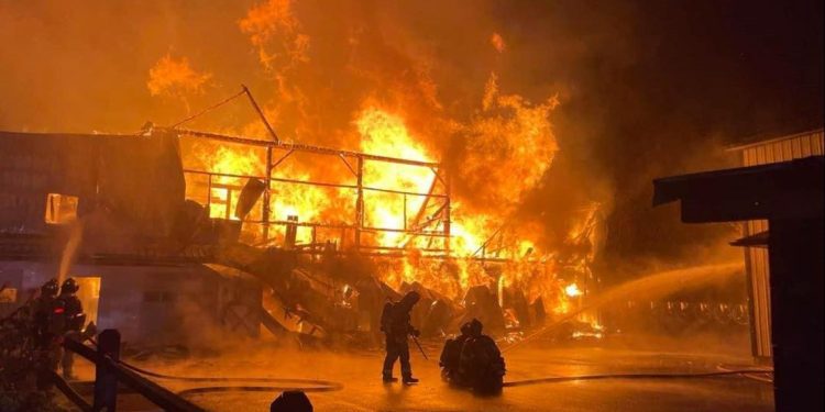 firefighters-respond-to-large-fire-in-lancaster-county-–-fox43
