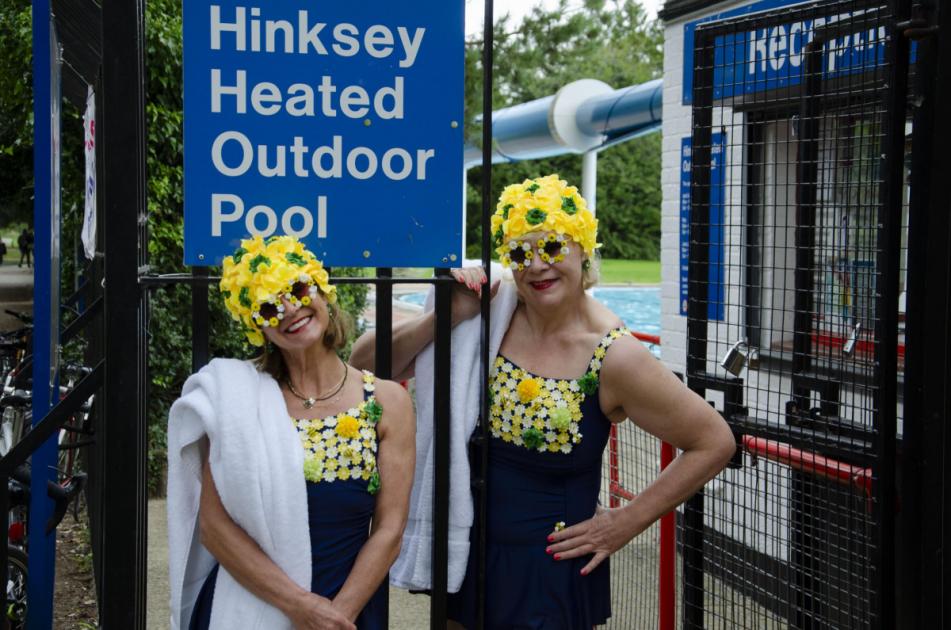 oxford:-instagram-stars-bring-glamour-to-heated-pool