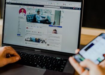 how-to-create-a-facebook-cover-photo-using-your-avatar-–-makeuseof