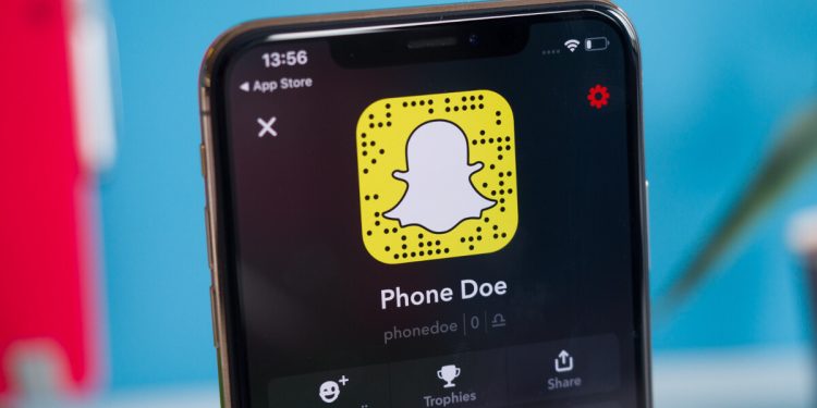 snapchat-users-freak-out-when-the-“my-ai”-chatbot-posts-a-video-story-–-phonearena