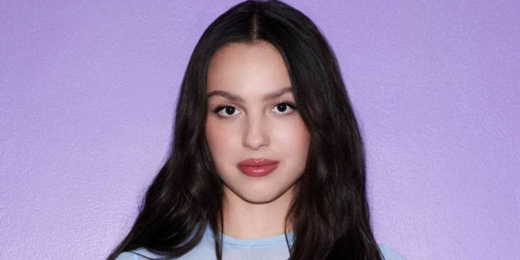 olivia-rodrigo's-'bad-idea-right?'-debuts-atop-hot-rock-&-alternative-songs-chart