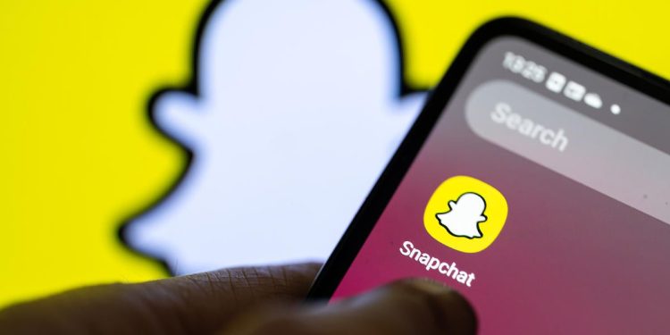 snapchat's-ai-posts-strange-message-during-outage,-sparking-concerns-–-popculture.com