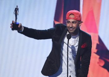 police-clarify-confusion-after-fousey-handcuffed-during-youtube-livestream-–-newsweek