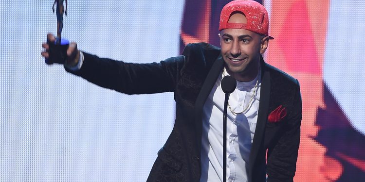 police-clarify-confusion-after-fousey-handcuffed-during-youtube-livestream-–-newsweek