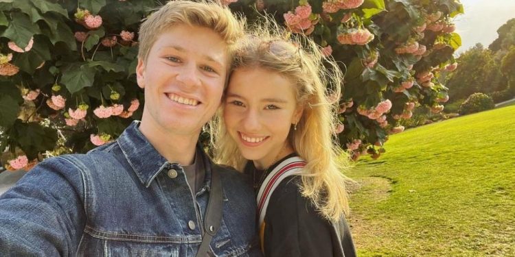 look:-robert-irwin,-girlfriend-rorie-buckey-go-instagram-official-–-upi.com