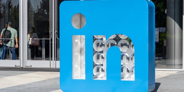 linkedin-rolls-out-new-features-to-enhance-newsletters-–-search-engine-journal