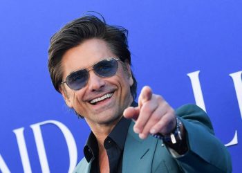john-stamos-poses-nude-on-instagram:-'the-other-side-of-60'-–-new-york-daily-news
